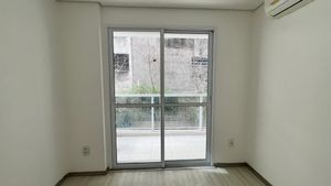 Image 7 - 925018