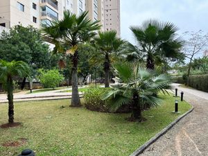 Image 22 - 925021