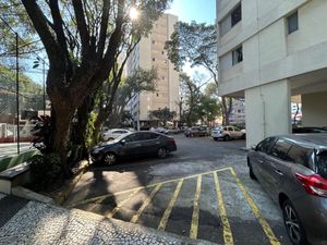 Image 21 - 925022