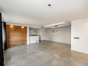 Image 4 - 925022