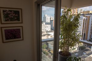 Image 10 - 925025