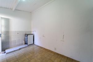 Image 27 - 925028