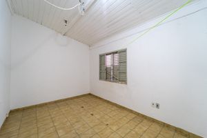 Image 22 - 925028