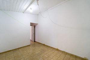 Image 23 - 925028