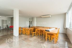 Image 17 - 925039
