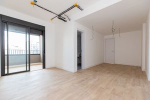 Image 21 - 925045