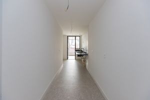 Image 26 - 925045