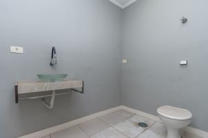 Image 34 - 925047