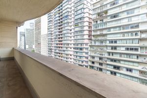 Image 24 - 925047