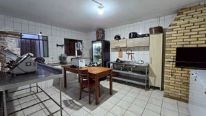 Image 22 - 925049