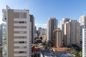 Image 29 - 925050