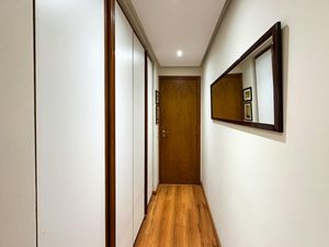 Image 21 - 925052