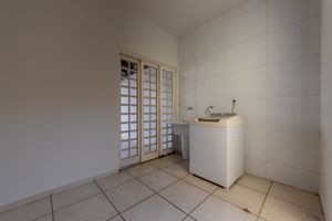 Image 27 - 925058