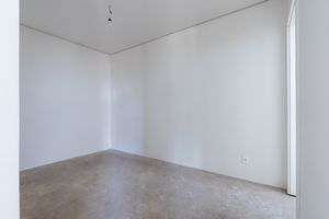 Image 38 - 925060