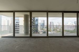 Image 6 - 925060