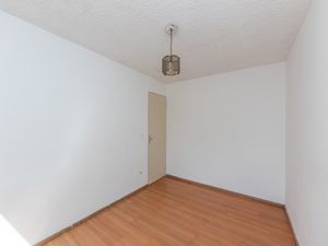 Image 19 - 925062
