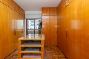 Image 37 - 925072