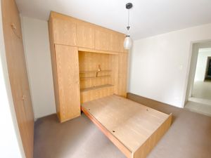 Image 4 - 925080