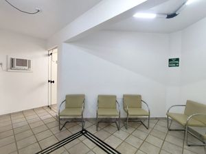 Image 12 - 925081