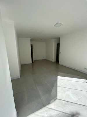 Image 3 - 925098