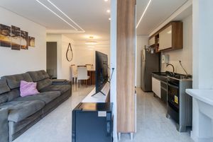 Image 13 - 925104