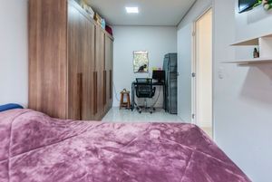 Image 33 - 925104