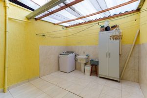 Image 9 - 925106