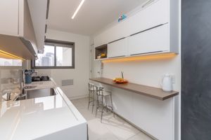 Image 13 - 925116