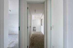 Image 21 - 925118