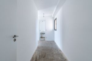 Image 26 - 925118