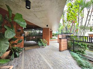 Image 59 - 925133