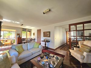 Image 18 - 925133