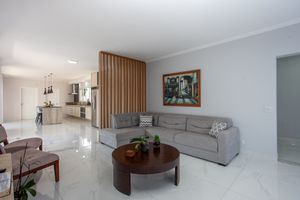 Image 4 - 925139