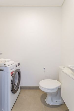 Image 30 - 925141
