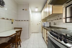 Image 12 - 925142