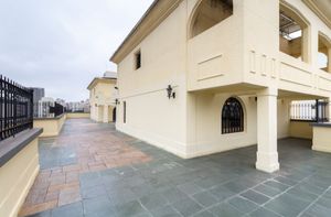 Image 21 - 925142