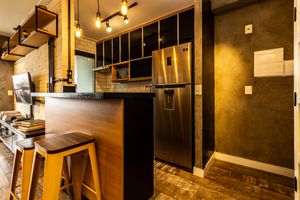Image 21 - 925150