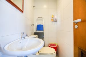 Image 19 - 925155