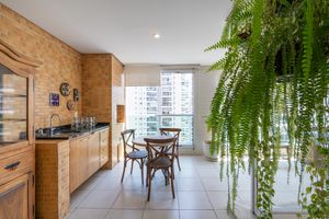 Image 1 - 925171