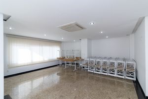Image 34 - 925176