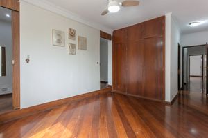 Image 31 - 925177