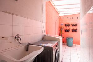Image 30 - 925186