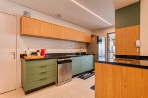 Image 23 - 925196