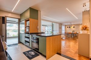 Image 26 - 925196