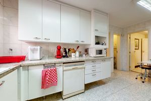 Image 38 - 925197