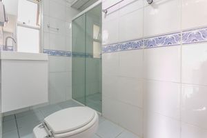 Image 21 - 925204
