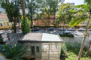 Image 37 - 925207