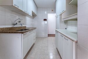 Image 21 - 925208