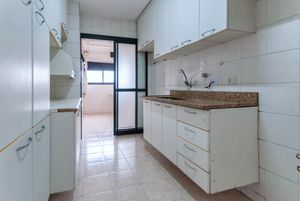 Image 23 - 925208