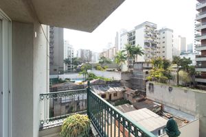 Image 21 - 925209